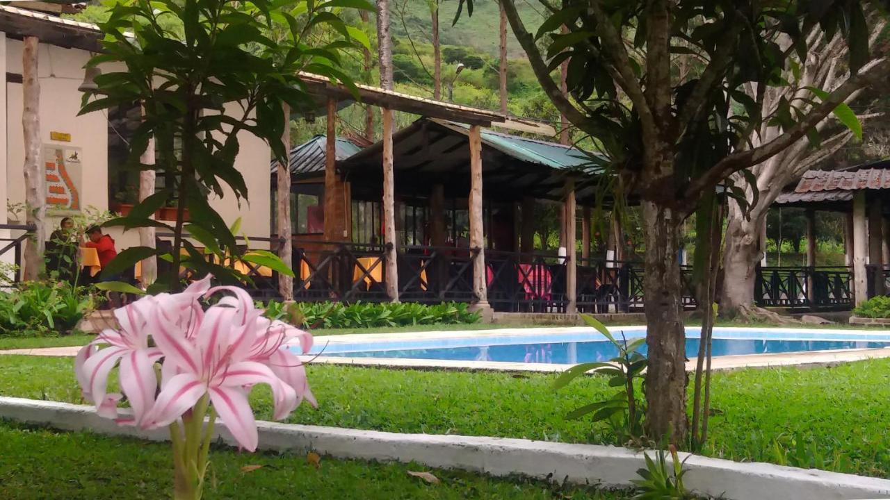 Hostería La Eterna Primavera Huigra Exterior foto